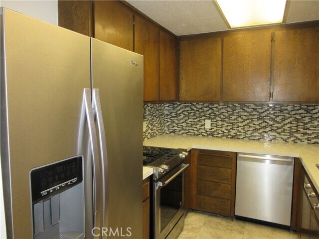 Building Photo - 7107 Marina Pacifica Dr S