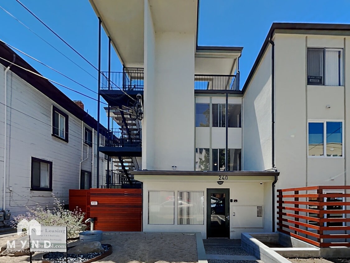 Primary Photo - 240 Athol Ave