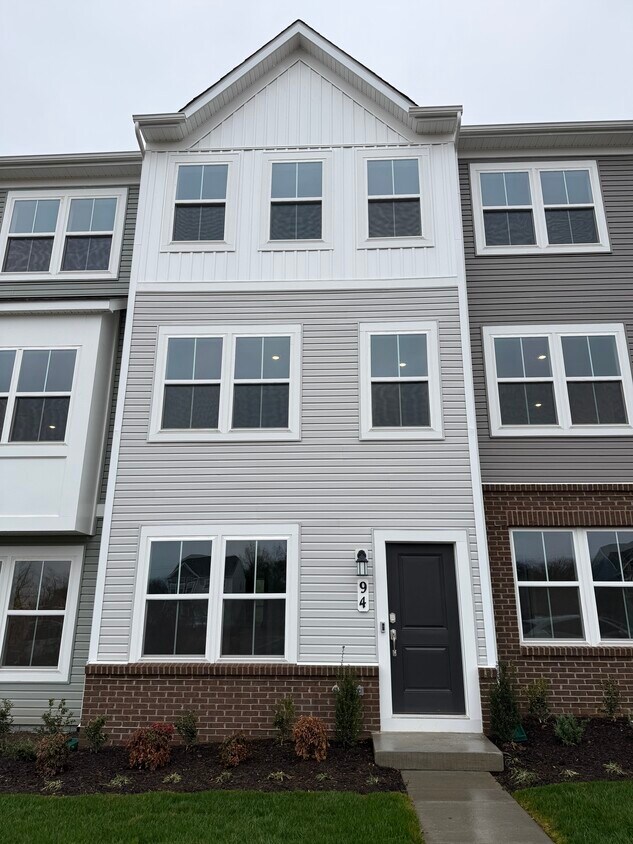 Foto principal - 94 Rolling Branch Dr