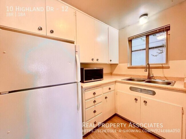 Foto del edificio - 10 Highland Dr