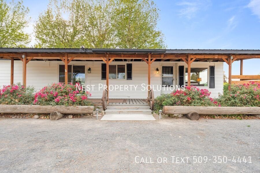 Primary Photo - 10407 Kory Ln NE