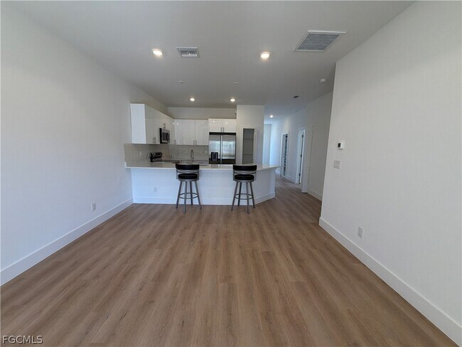 Foto del edificio - 4719 28th St SW