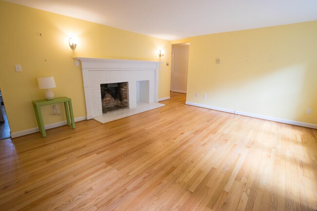 Foto del edificio - 34 Applegate Ln