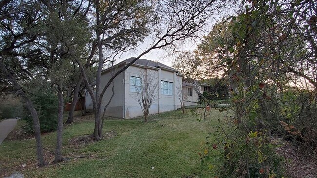 Building Photo - 9101 Cessna Ln