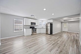 Building Photo - 1728 Connorvale Rd