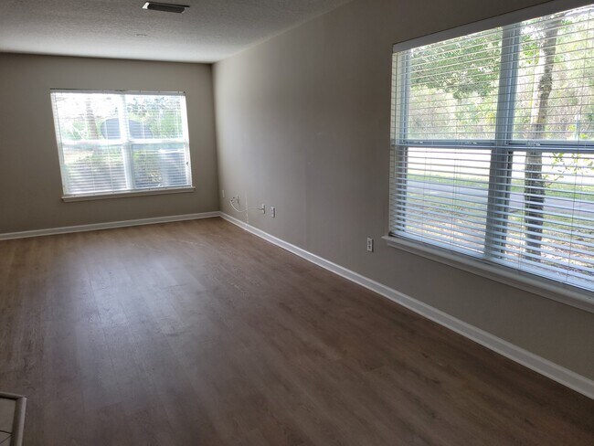 Foto del edificio - 301 Cherry Way