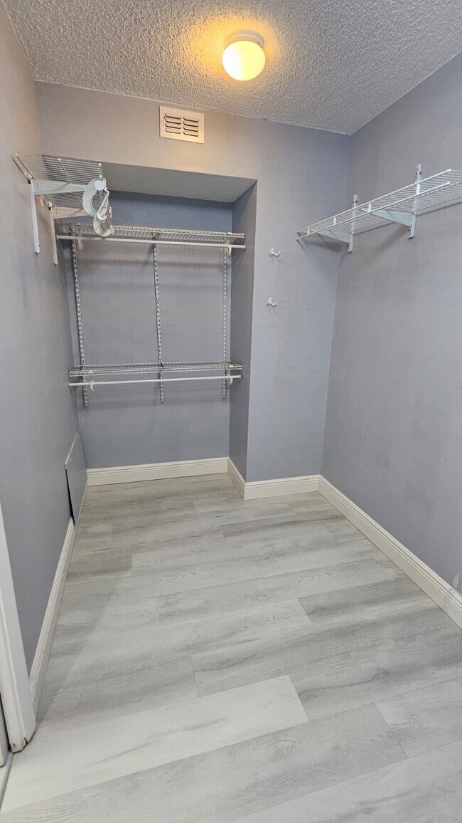 Foto del edificio - 11880 SW 13th Ct