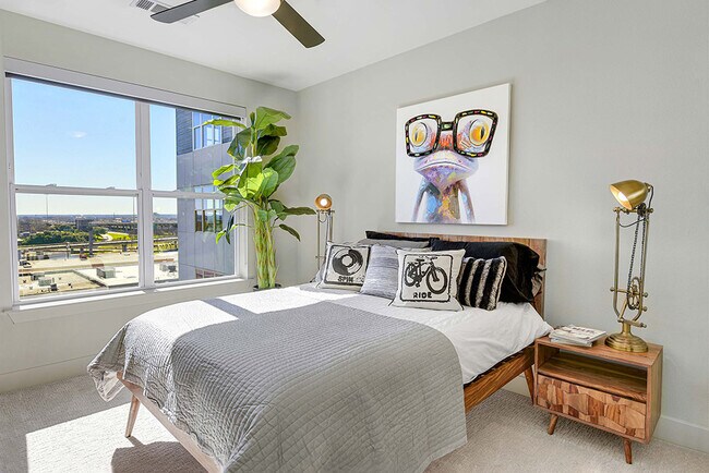 Building Photo - One Bedroom Spacious Apartment Available NOW!