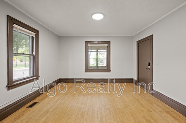 Building Photo - 3400 Elliot Ave