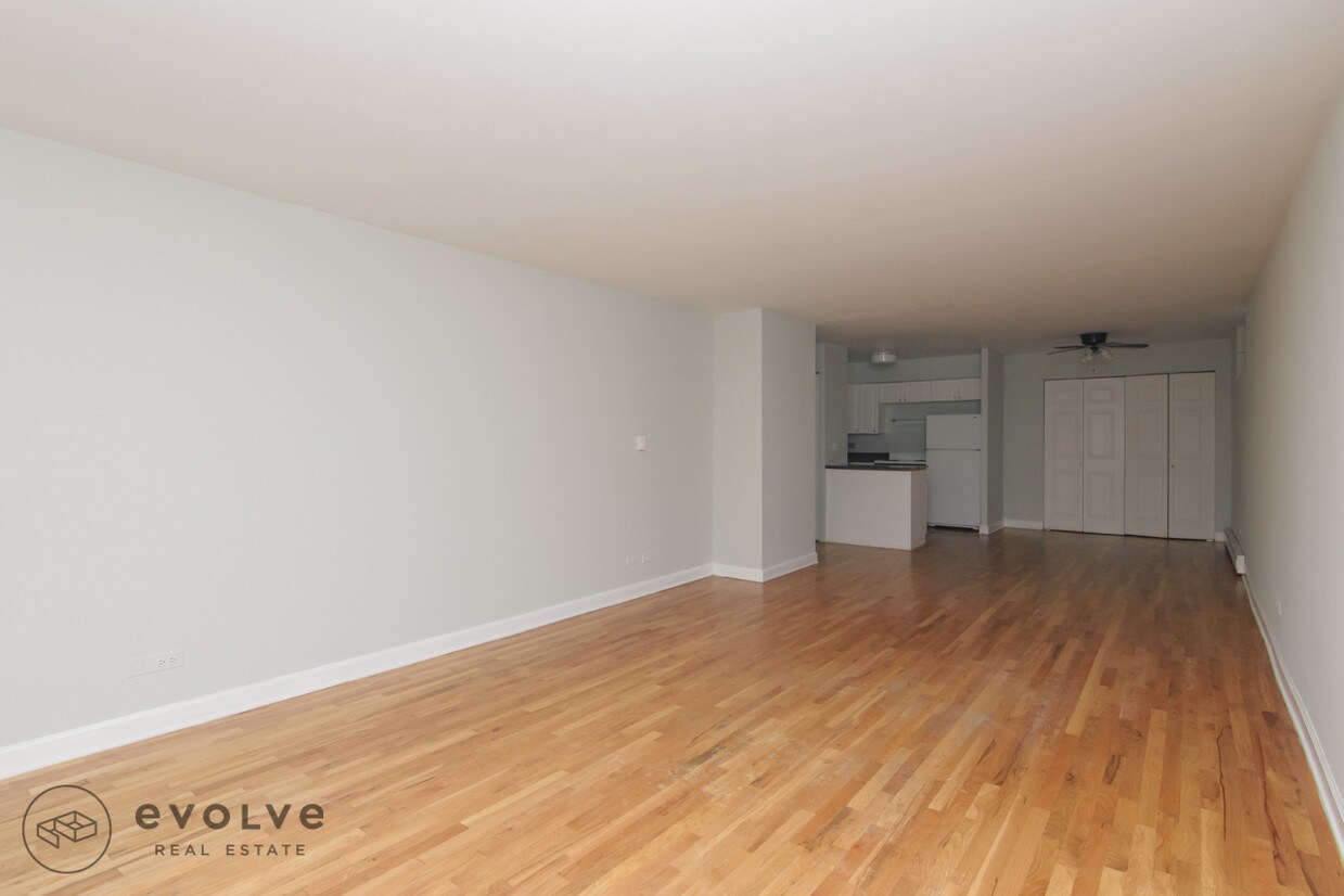 Foto principal - 1445 N Dearborn St