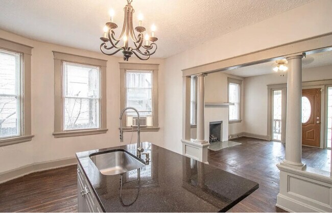 Foto del edificio - 3309 W 8th St