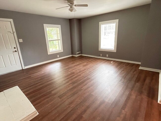 Main Spacious Living Room with Natural Light - 17 Liberty St
