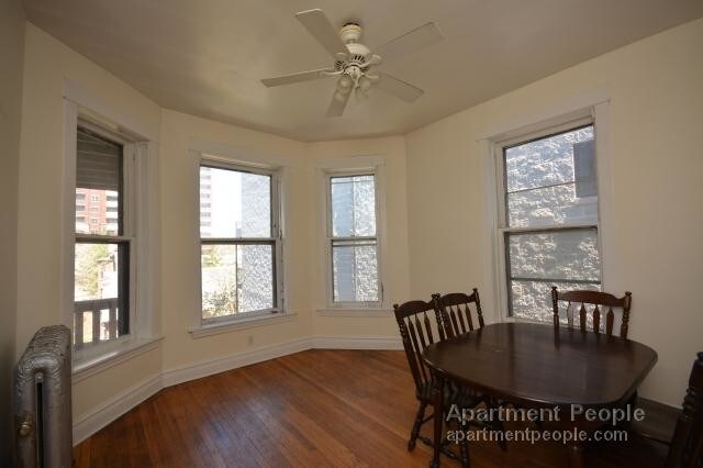 Foto principal - 834 W Bradley Pl