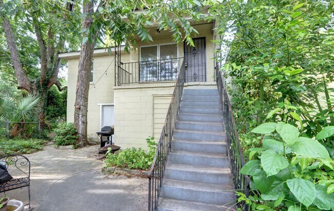 Foto del edificio - Carriage House apartment, near downtown, w...