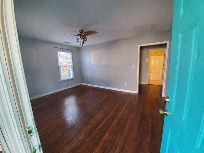 Foto del edificio - 1043 Crescent Ave