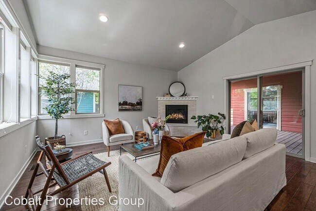 Building Photo - 3 br, 2.5 bath House - 2446 NW Lolo Drive
