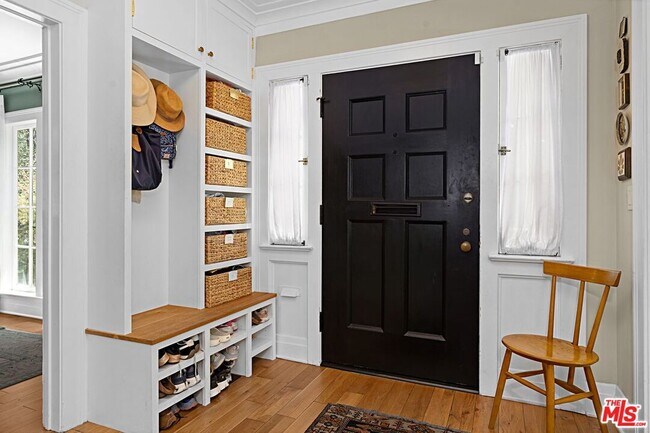 Foto del edificio - 379 N Ridgewood Pl