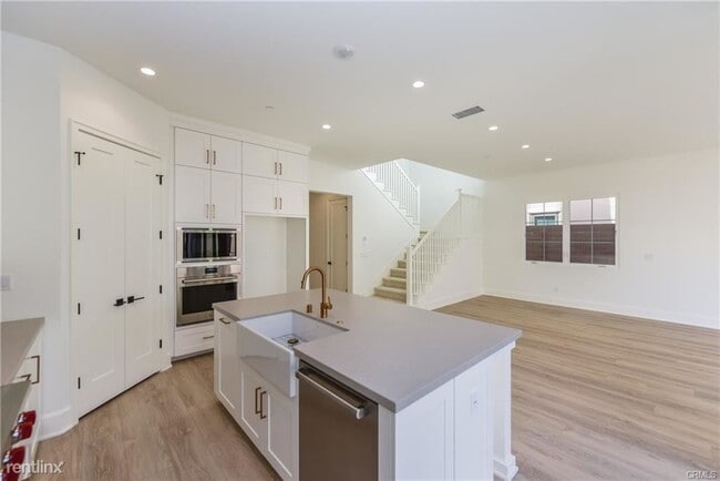 Building Photo - 4 br, 3 bath House - 141 Statura