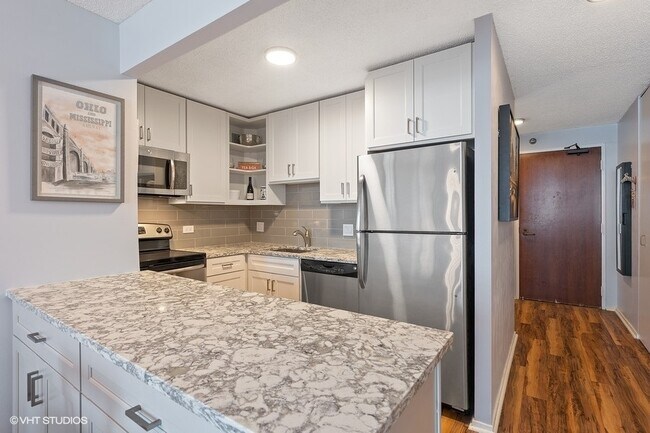 Building Photo - 480 N McClurg Ct