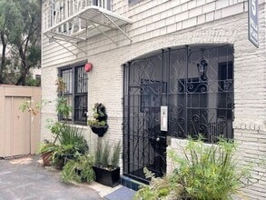 Building Photo - 5 Fella Pl