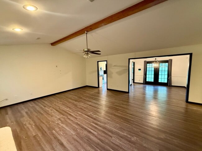 Foto del edificio - 606 Shadow Ridge Dr