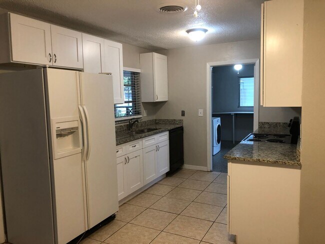 Foto del edificio - 3 br, 2 bath House - 3714 Pembrook Dr