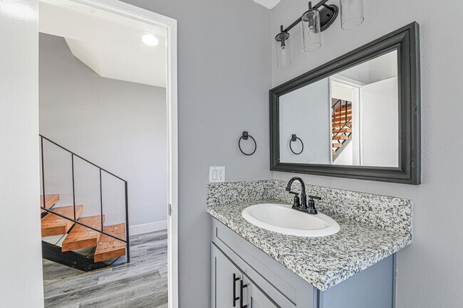 Foto del edificio - 13392 Magnolia St