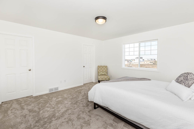 Foto del edificio - 1016 Highland Ln W