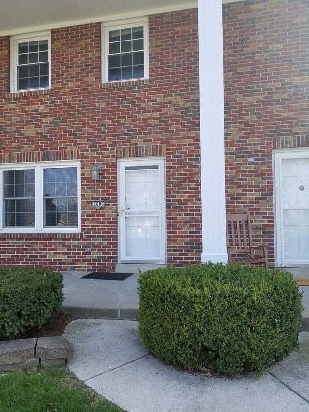 Front - 2809 Mayer Dr