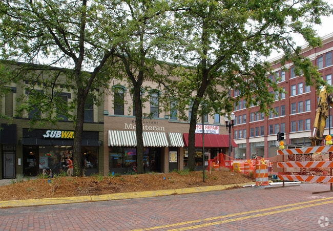 Building Photo - The Lofts at Washington Square