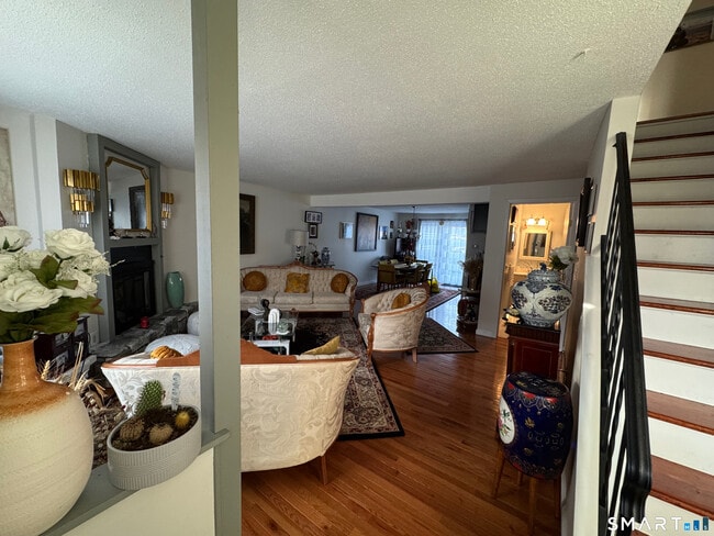 Foto del edificio - 17 Coram Rd