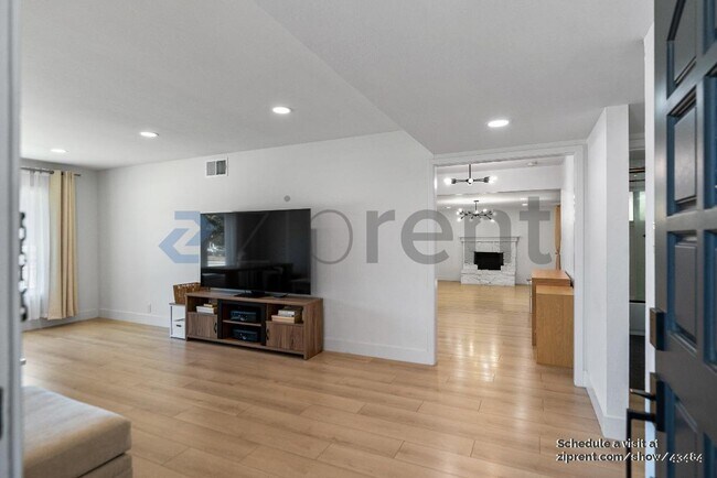 Foto del edificio - 686 Pomeroy Ave