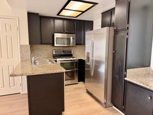 Foto del edificio - 10740 Lawler St