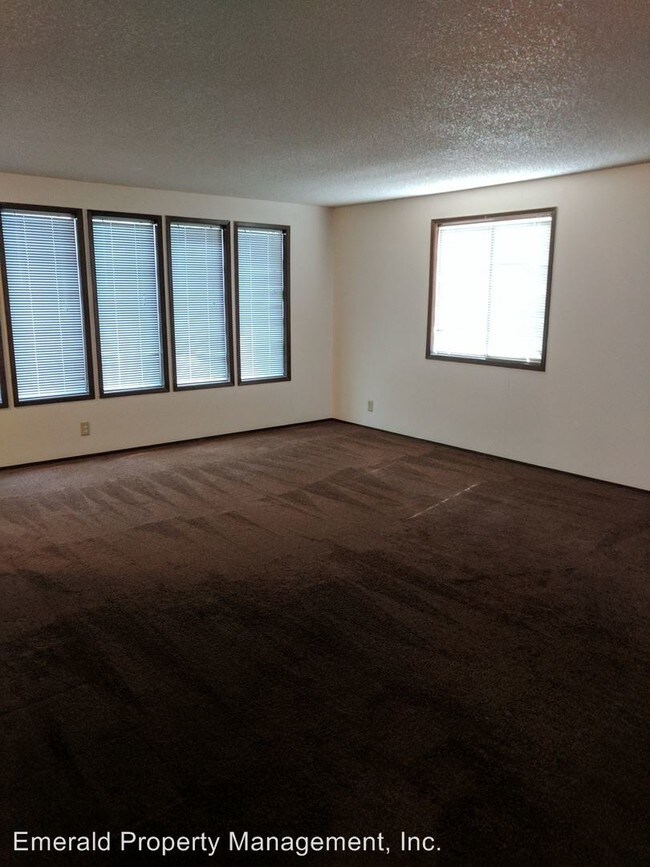 Building Photo - 2255 Donovan Dr