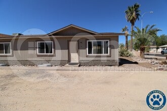 Building Photo - 1021 E Harry St