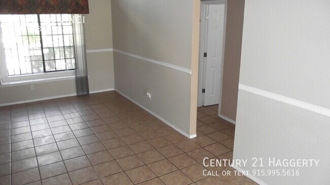 Building Photo - East El Paso 3 bed Refirg A/C