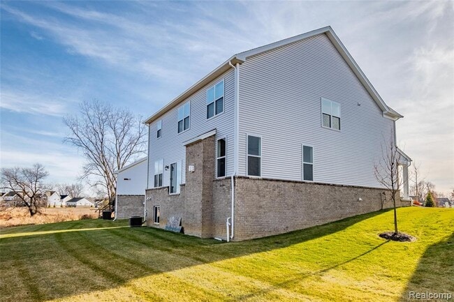 Foto del edificio - 5556 Hobart Ct