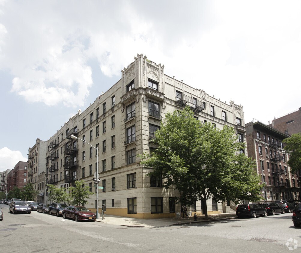 Primary Photo - 715 W 170th St