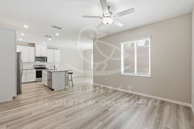 Foto del edificio - Practically Brand new | 3 bedroom 2.5 bathroom + loft
