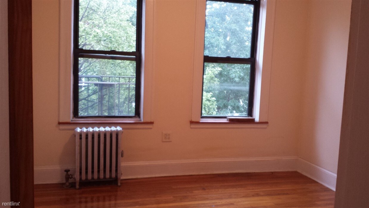 2138 Crescent St, Astoria, NY 11105 Condo for Rent in Astoria, NY