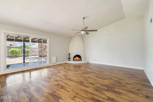 Foto del edificio - 2691 W McNair St