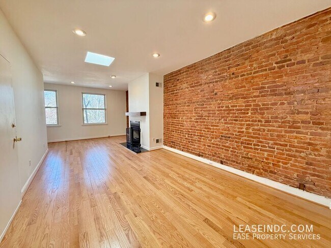 Foto del edificio - 1239 C St SE