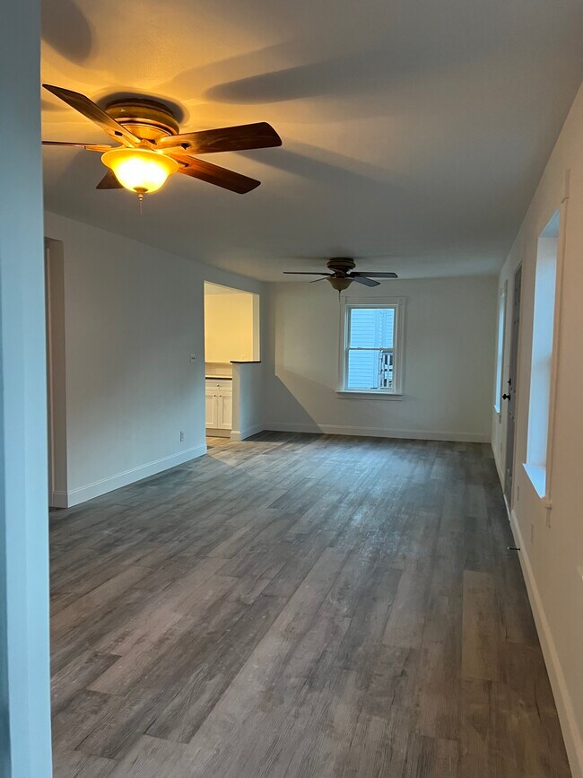 24 Cromwell St, Kittery, ME 03904 Townhome Rentals in Kittery ME