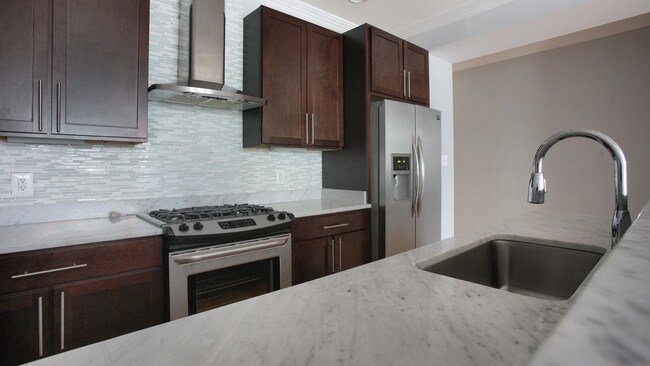 Building Photo - 2516 17th St NW