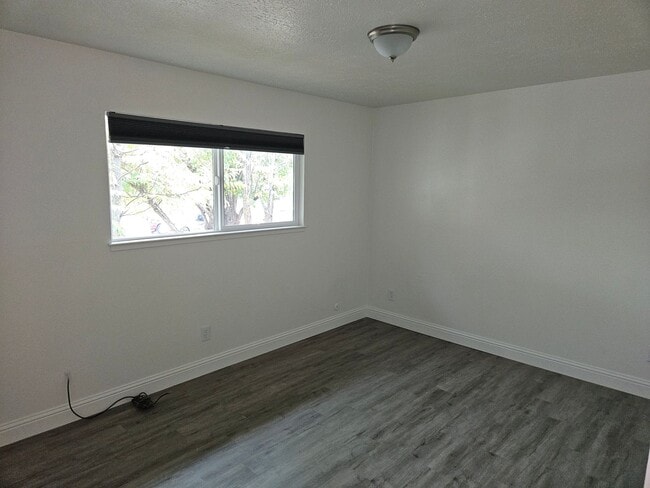 Foto del edificio - 1715 Sheridan St