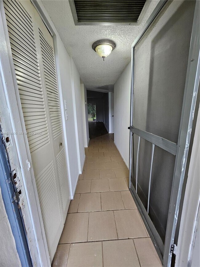 Foto del edificio - 7820 S Colony Cir