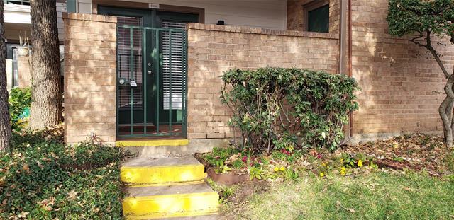 Foto del edificio - 2304 Balsam Dr