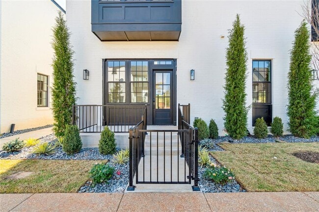 Building Photo - 18814 Selah Wy