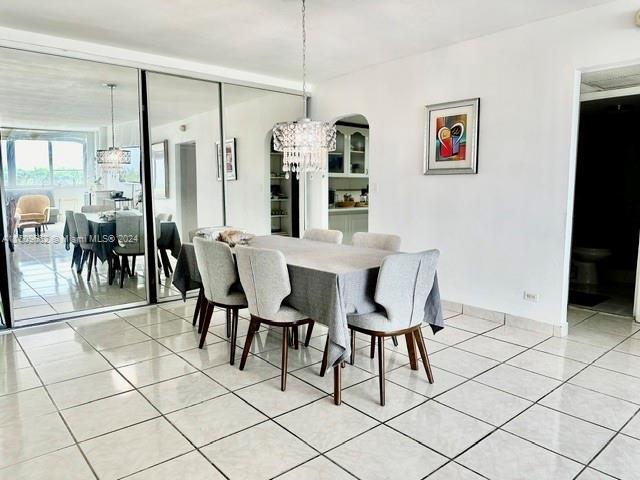 Primary Photo - 5005 Collins Ave