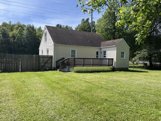 Building Photo - 11516 Lower River Rd